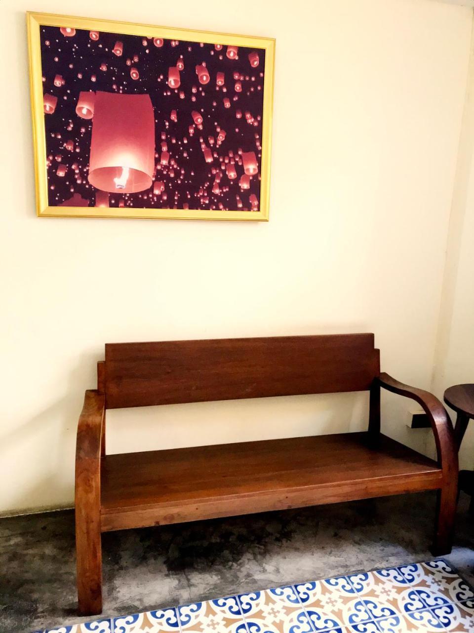 Manon Sleepeatdrink Bed & Breakfast Chiang Mai Exterior photo