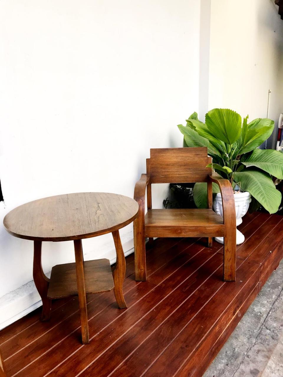 Manon Sleepeatdrink Bed & Breakfast Chiang Mai Exterior photo